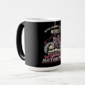 過小評価ナース誰がバイクに乗るバイクもしくは自転車に乗る人 モーフィングマグカップ (正面左)