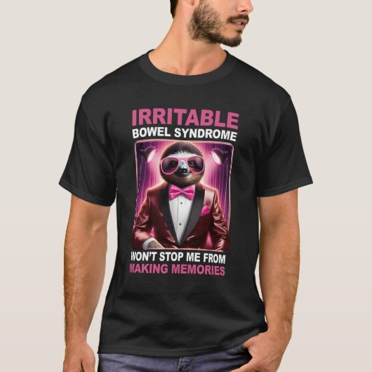 過敏性腸症候群(IBS)戦士の腹痛を訴えるかわいいナマケモノ Tシャツ (正面)