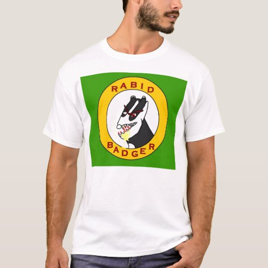 過激なアナグマの生産 Tシャツ (正面)