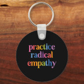 過激な共感を実践する キーホルダー (正面)