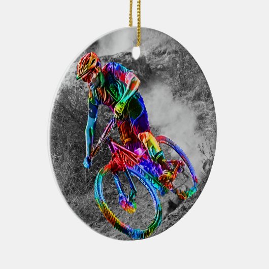 道の下で競争しているテクニカラー山のバイクもしくは自転車に乗る人 セラミックオーナメント (右)