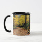 道の取られなかった-マグの印刷された詩-秋 マグカップ (左)