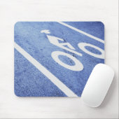 道の自転車の印のクローズアップ マウスパッド (マウス)