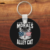 道徳観が野良猫並みだというのは、面白いジョークだ キーホルダー (正面)