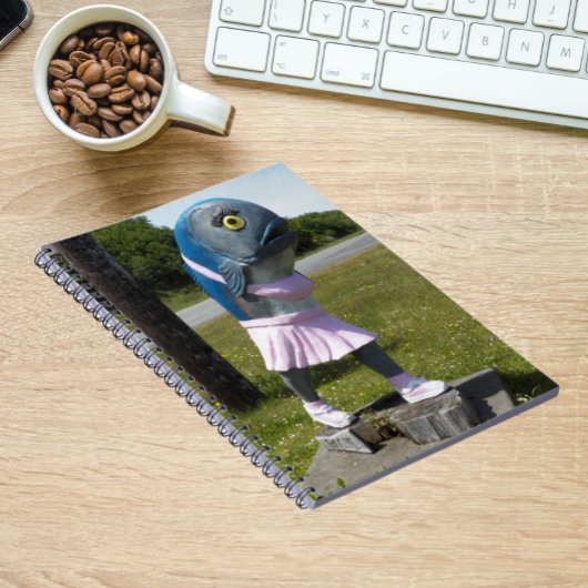 道端アトラクション魚の女の子の像 ノートブック