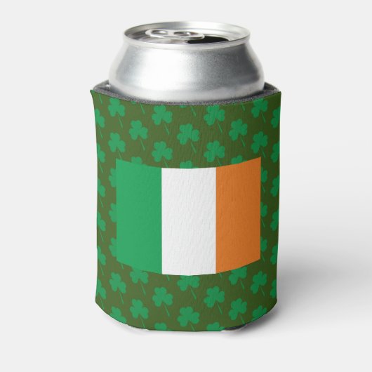道路がアイルランド国旗の上に上昇するのを待つST PATRICKS DAY 缶クーラー (缶裏面)
