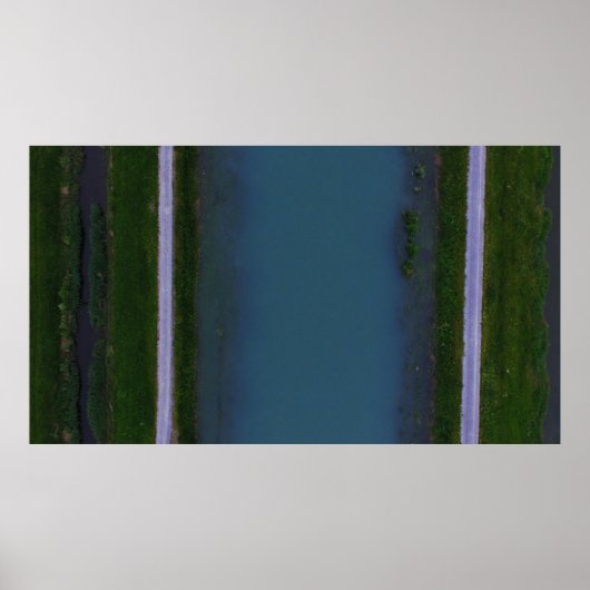 道路に沿って川 ポスター (正面)