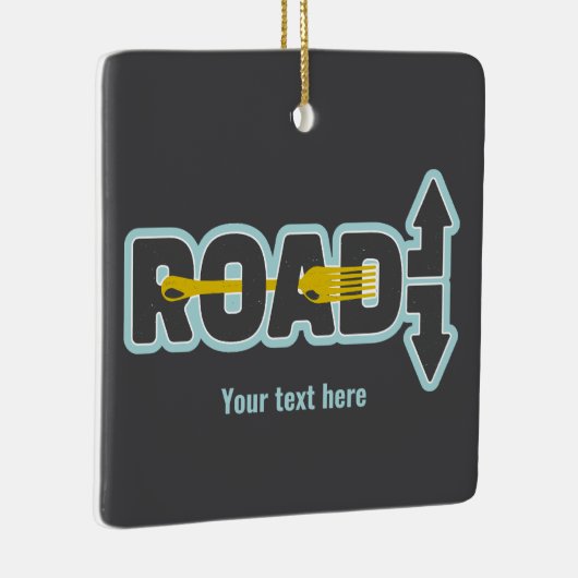 道路のタイポグラフィ文字アートのフォーク セラミックオーナメント (右)