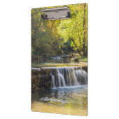 道路の上に溢れる クリップボード (左)