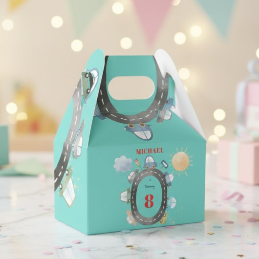 道路の少年の誕生日に車や車 フェイバーボックス