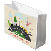 道路の少年の誕生日に車や車 ラージペーパーバッグ (正面アングル)
