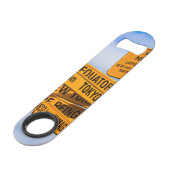 道路の終点 スピード栓抜き (正面アングル)