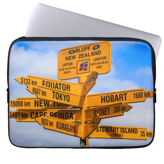 道路の終点 ラップトップスリーブ (正面)