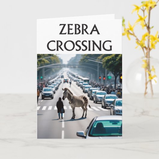 道路を横断するゼブラ カード (黄色い花)