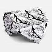 道路を横断する男 ネクタイ (ロール)