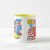 道路シンボルや象徴とイエローカー マグカップ (中央)