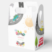 道路上で幸せな車の少年の誕生日 フェイバーボックス (オープン)