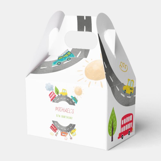 道路上で幸せな車の少年の誕生日 フェイバーボックス (正面サイド)