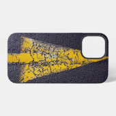 道路上のひび割れた黄色の矢印 Case-Mate iPhone カバー (裏面横)