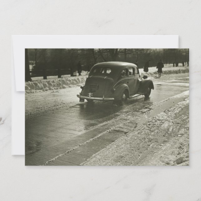 道路上の車 (正面)