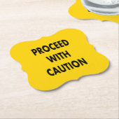 道路標識に注意を払って進む ペーパーコースター (アングル)