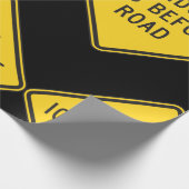 道路標識冬の安全の前に橋の氷 ラッピングペーパー (角)