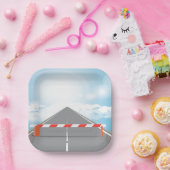 道路赤と白遮断遮断アクセス ペーパープレート (パーティー)