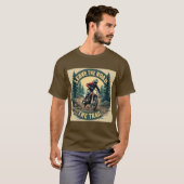 道離れ、トレイルを取る – 冒険 Tシャツ (正面フル)