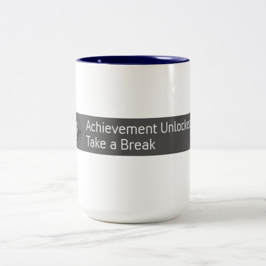 達成によって鍵を開けられるマグ ツートーンマグカップ (中央)