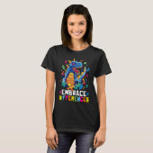 違いを受け入れる恐竜パズル 自閉症 Tシャツ (正面フル)