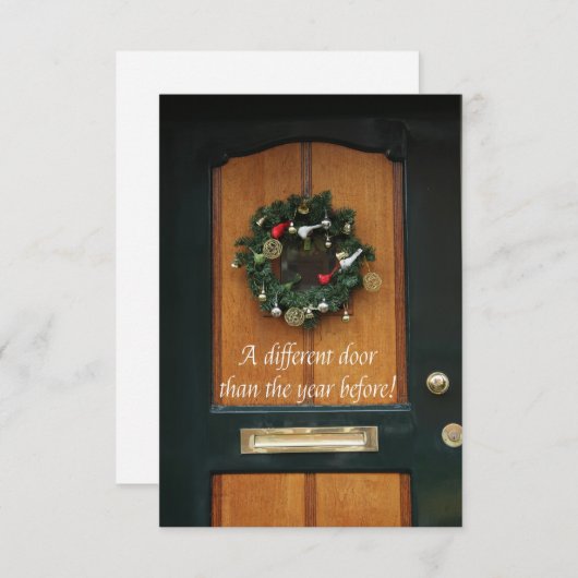 違うドア – クリスマスリースの新しいアドレスカード 招待状 (正面/裏面)