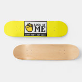 違うNOT LESS SIGN language認識度 スケートボード (横)