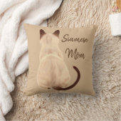 遠くになスケッチを見るSashaのシャム猫のお母さんの子猫 クッション (ブランケット)