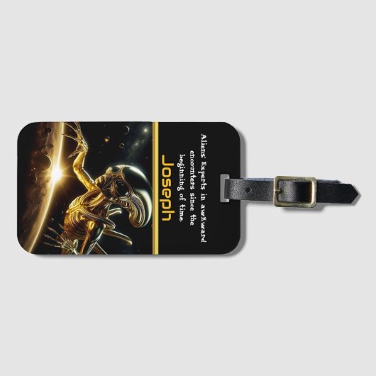 遠くのエイリアンを探検する謎の黄金の惑星 ラゲッジタグ (正面横)