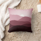 遠くの山ダークMauve赤面ピンクサンセット クッション (ブランケット)