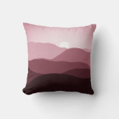 遠くの山ダークMauve赤面ピンクサンセット クッション (正面)