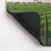 遠くの霧の中の日の出の色 マウスパッド (コーナー)