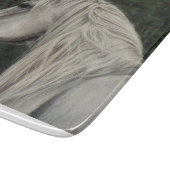 遠くを見つめる灰色の石馬 カッティングボード (角)