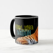 遠ぼえのトラの月のマグ マグカップ (正面左)