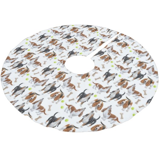 遠ぼえのバセットハウンドはクリスマスツリーのスカートの後をつけます ブラッシュドポリエステルツリースカート (アングル)