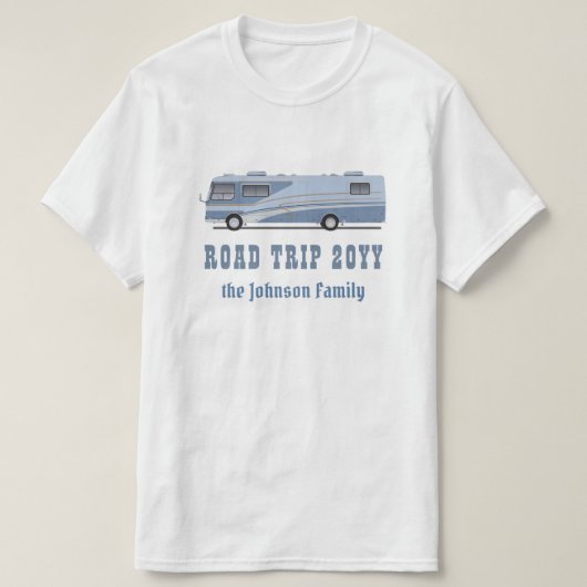 遠征の家族休暇の名前RVのmotorhomeのキャンピングカー Tシャツ (デザイン正面)
