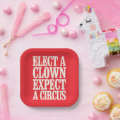 選ピエロは、政治的にアンチを誇大宣伝すると予想する ペーパープレート (パーティー)