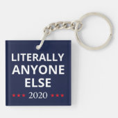 選挙2020、アンチ – トランプ – 誰でも他のII キーホルダー (裏面)