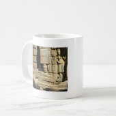 遺跡遊の中に…カンボジア，タプローム コーヒーマグカップ (正面左)