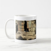 遺跡遊の中に…カンボジア，タプローム コーヒーマグカップ (左)