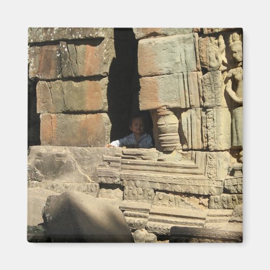 遺跡遊の中に…カンボジア,タプローム マグネット (正面)