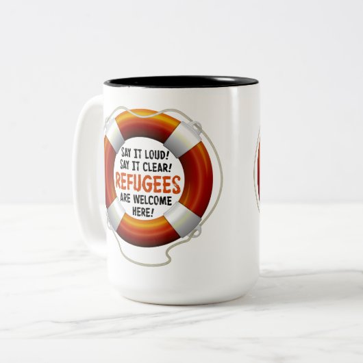 避難者は大きいマグを歓迎します ツートーンマグカップ (正面左)