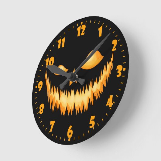 邪悪なにやにや笑い2の暗闇のハロウィーンのカボチャのちょうちん ラウンド壁時計 (傾斜)