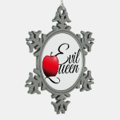 邪悪なクイーンレッドアップル スノーフレークピューターオーナメント (左)