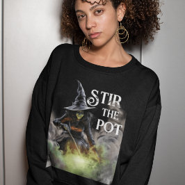 邪悪なハロウィーンの魔女がポットをかき混ぜ Tシャツ